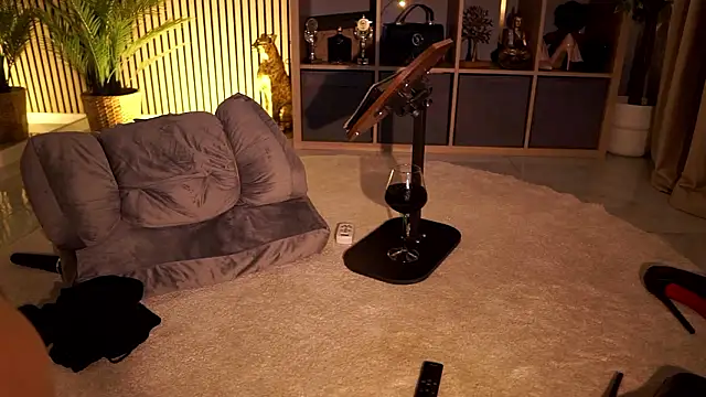 MissEmaDivine Webcam Show