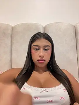 Chatroom XXX en direct de Gia_Evanss