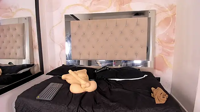 ainaah_ Adlı Modelin Canlı XXX Sohbeti