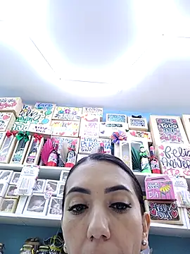 Chat +18 de LunaZambrano ao vivo