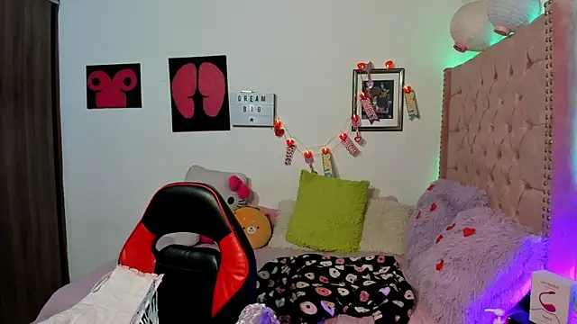 LillyCandy Chat XXX live