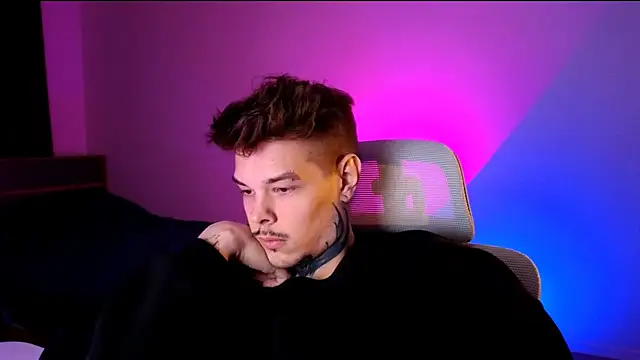 Czat XXX na żywo – DENIS_HERE