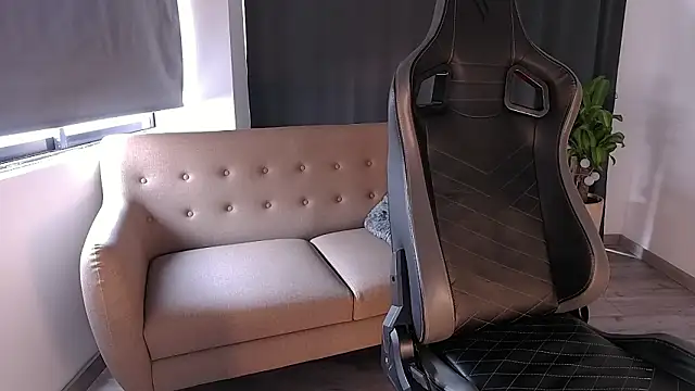 Chat +18 de Liam_V ao vivo