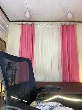 Онлайн чат XXX sassymimi69