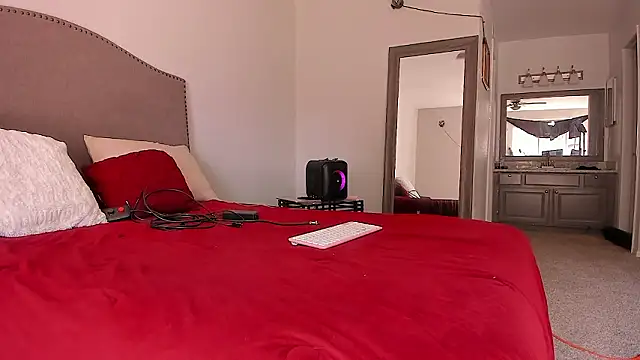 yiauana Show in webcam