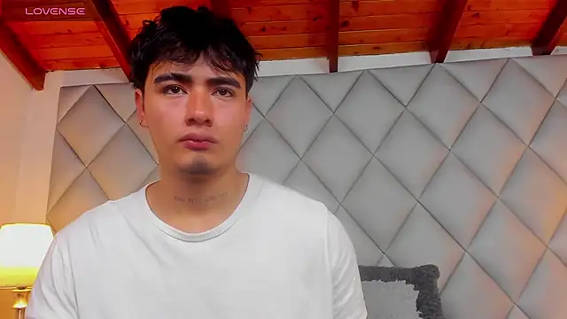 Chat XXX en directo de Clement_Reyes