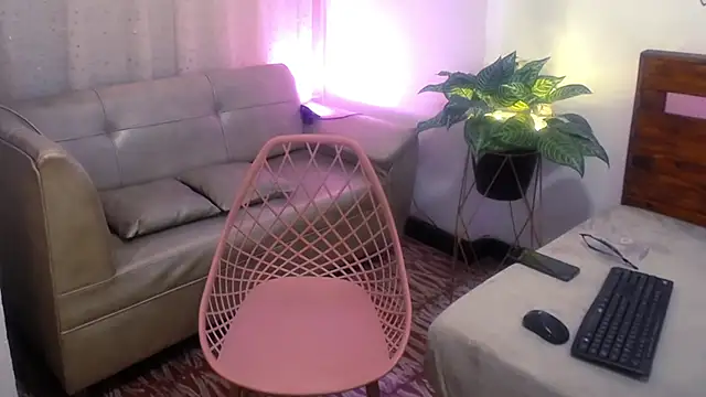 Yeseniaa25_ 라이브 XXX 채팅