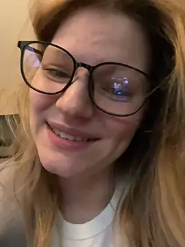 XXX chat uživo modela MaryHiggins