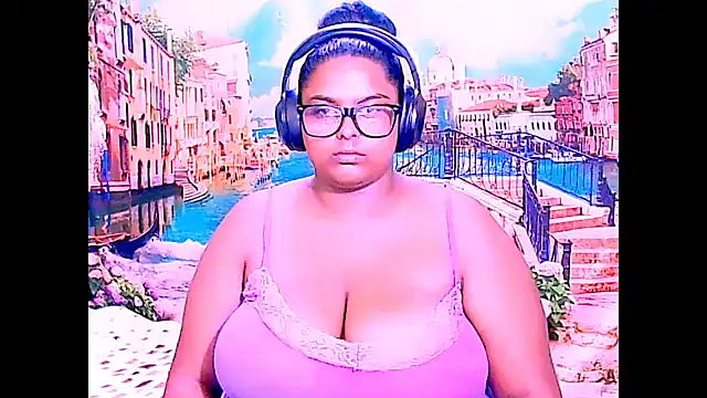 Indianfairy99 Adlı Modelin Canlı XXX Sohbeti