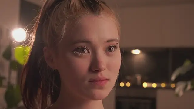 EleniRoeber Show in webcam