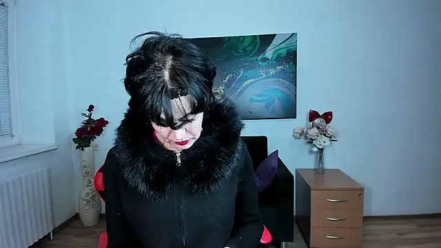 Silvia_Wallec: онлайн-секс-чат