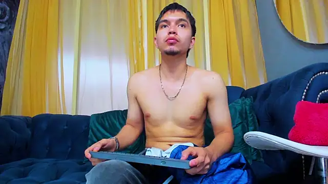 Derek_freeman live XXX chat