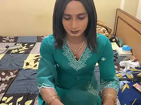 LuvLayla: онлайн-секс-чат