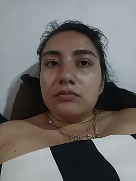 Chatroom XXX en direct de Hellen_Alex