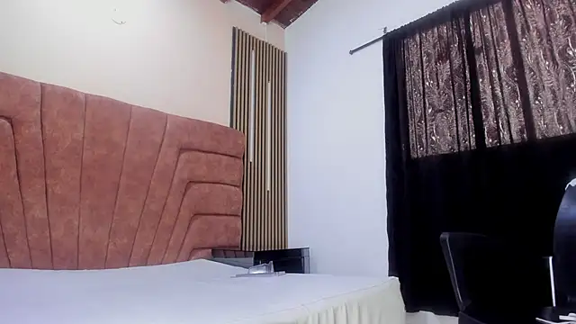 ADHARA_SMITH2のライブXXXチャット