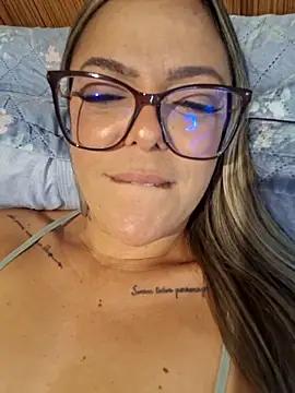 Chat +18 de LiviaTavares_123 ao vivo