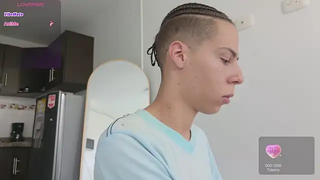 grey___27 Webcam Show