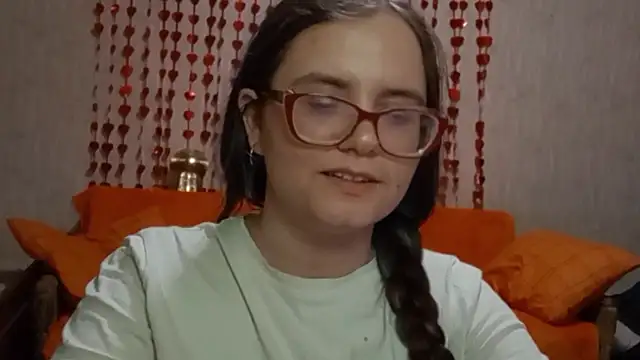 MiyabeeeのライブXXXチャット