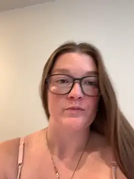 PussiesnCream_ Adlı Modelin Canlı XXX Sohbeti