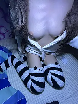 iu_uzZ live XXX chat