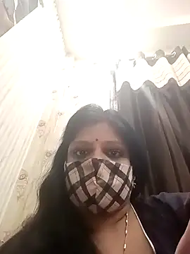 desiriya14: διαδικτυακό σόου στην κάμερα