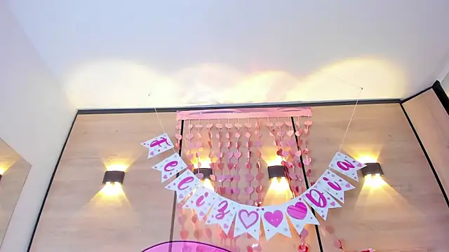 karol_lewiss' Live XXX Chat