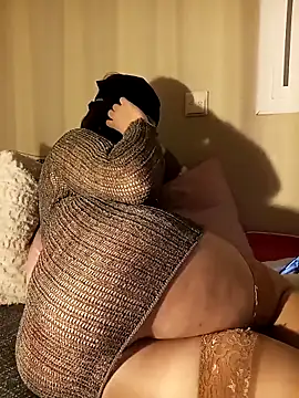 LONA-_- Adlı Modelin Canlı XXX Sohbeti