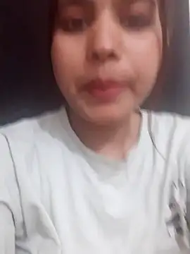 Baby_girl67 网络视讯表演