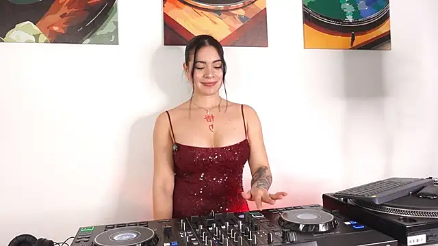 SatyaDj élő XXX-chatje