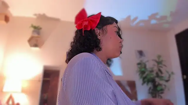 دردشة YariRose الجنسية المباشرة