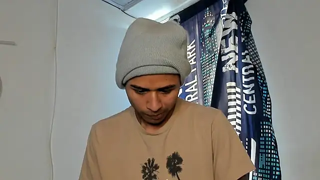 _Logan_Colton_ Live XXX-Chat