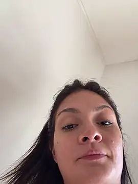 Danielaeliana Adlı Modelin Canlı XXX Sohbeti