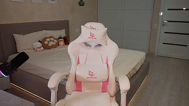 luna_young Adlı Modelin Canlı XXX Sohbeti