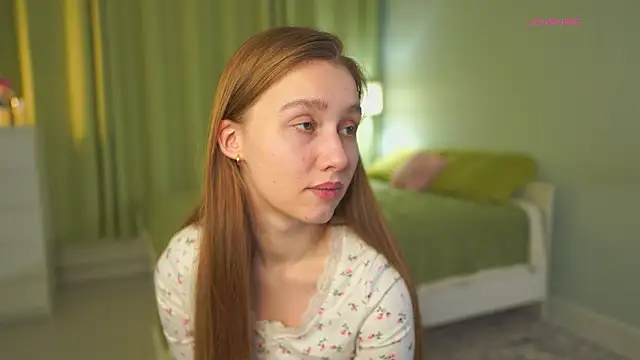 SharaNewbern Adlı Modelin Canlı XXX Sohbeti