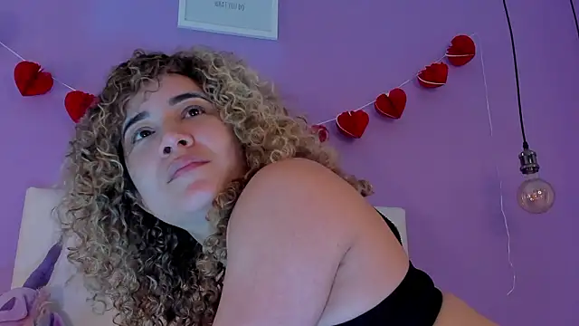 Charlotte11-11 Live XXX Chat