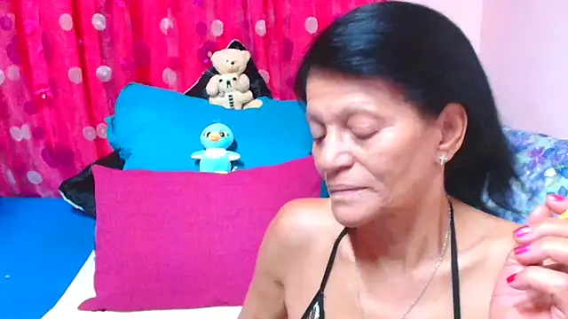 Show de SLUTTYROXY na webcam