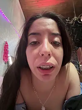 ricausuvave Pertunjukan Webcam