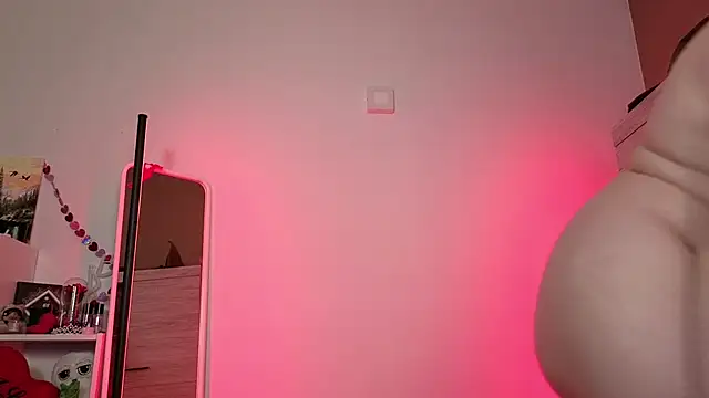 دردشة TinniAngel الجنسية المباشرة