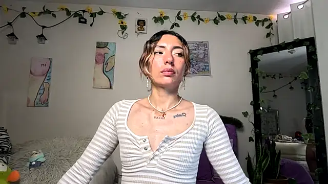 Chat +18 de Tomoe_b ao vivo