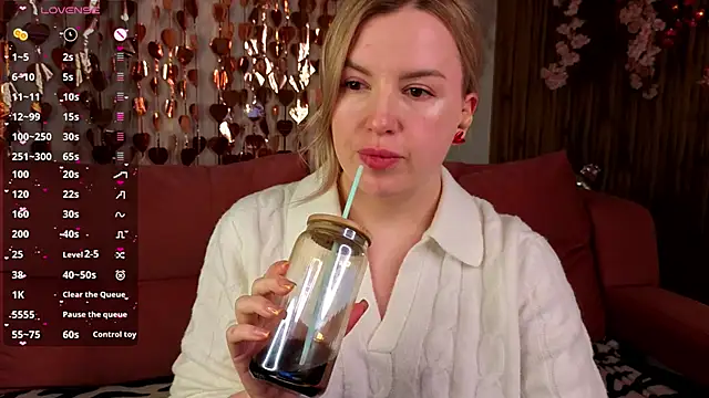 Nikki_Kai 现场XXX聊天