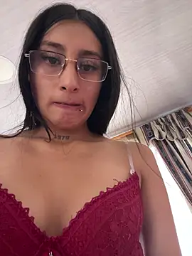 Pertunjukan Kamera Web Violeet-Smith