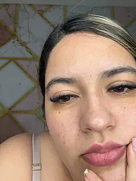 Amira_Malia 现场XXX聊天