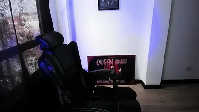 Show modela Anaii_Gomez na web-kameri