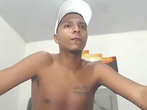 Chat +18 de hotboyluxe ao vivo