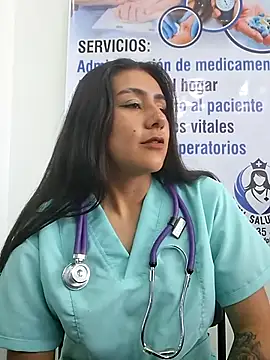 CAROLINE__07 Adlı Modelin Canlı XXX Sohbeti