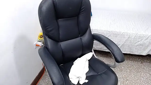 emiliaa_hotのライブXXXチャット