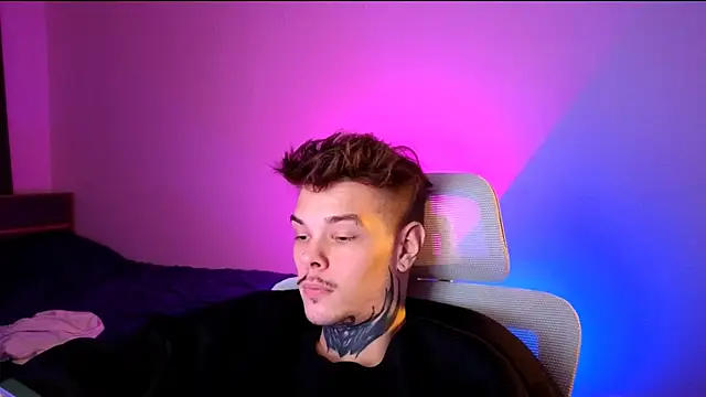 DENIS_HERE Live XXX Chat