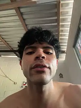 Axel-Mejia 即時 XXX 聊天