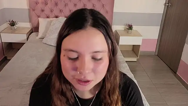 little_emma0 Chat XXX in diretta