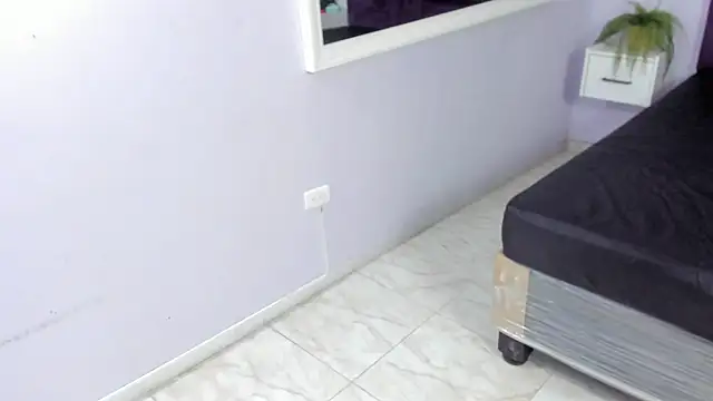 Yasminbrattz: απευθείας συνομιλία ΧΧΧ